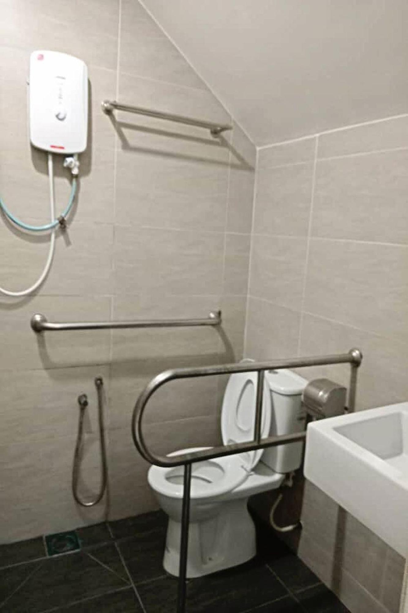 Coop Hotel Putrajaya & Cyberjaya Kampung Dengkil Exterior foto
